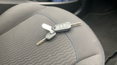 Peugeot 208 1.2 PureTech 82 Signature 5dr [Start Stop] Petrol Hatchback